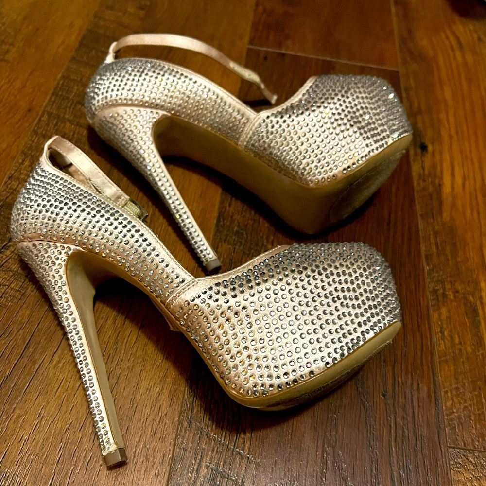 Steve Madden pumps